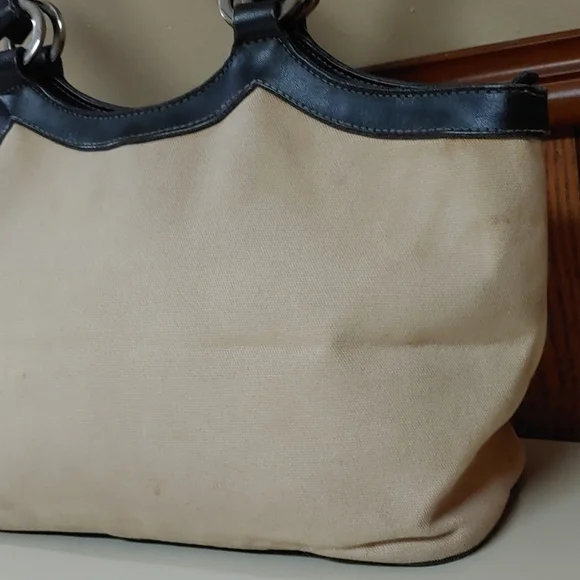 Frankie and Johnnie Dainty Vintage Shoulder Bag - Picture 7 of 16